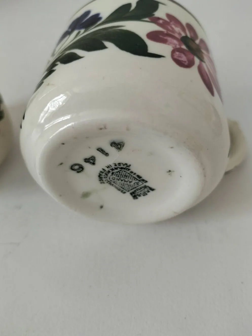 Duo de tasses anciennes Saint-Amand – Décor floral 4146 (années 1930–50)