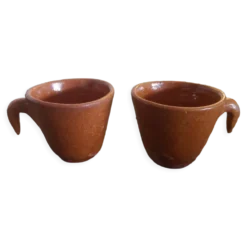 Duo de tasses de potier vernissées