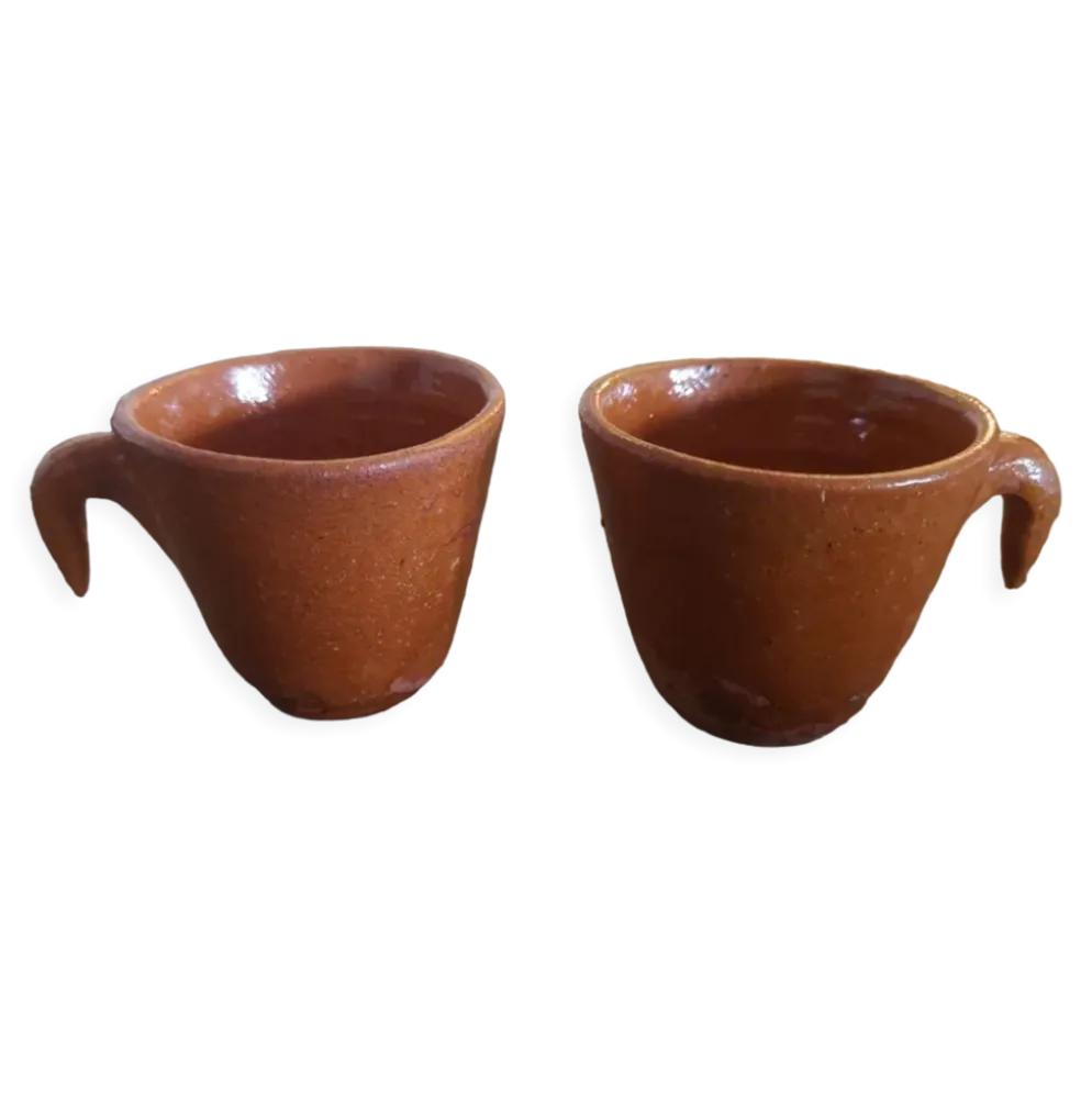 Duo de tasses de potier vernissées