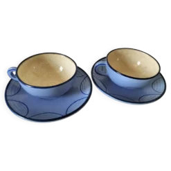 Duo de tasses et sous-tasses en céramique émaillée années 60-70