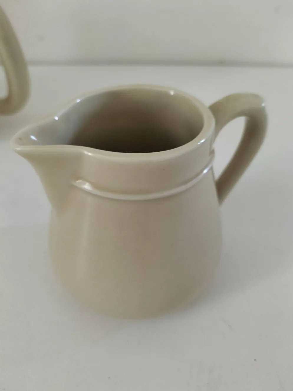 Duo théière et pot à lait en céramique grège – Style bistrot vintage