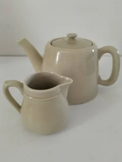 Duo théière et pot à lait en céramique grège – Style bistrot vintage