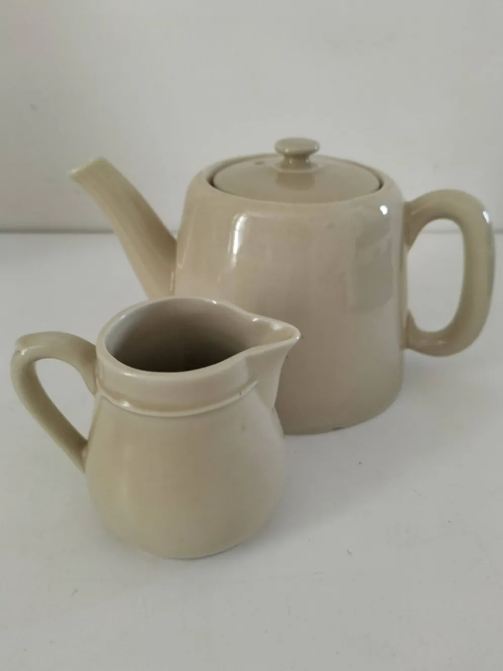 Duo théière et pot à lait en céramique grège – Style bistrot vintage