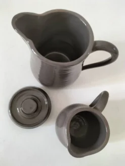 Duo verseuse et pot à lait en grès brun – céramique vintage