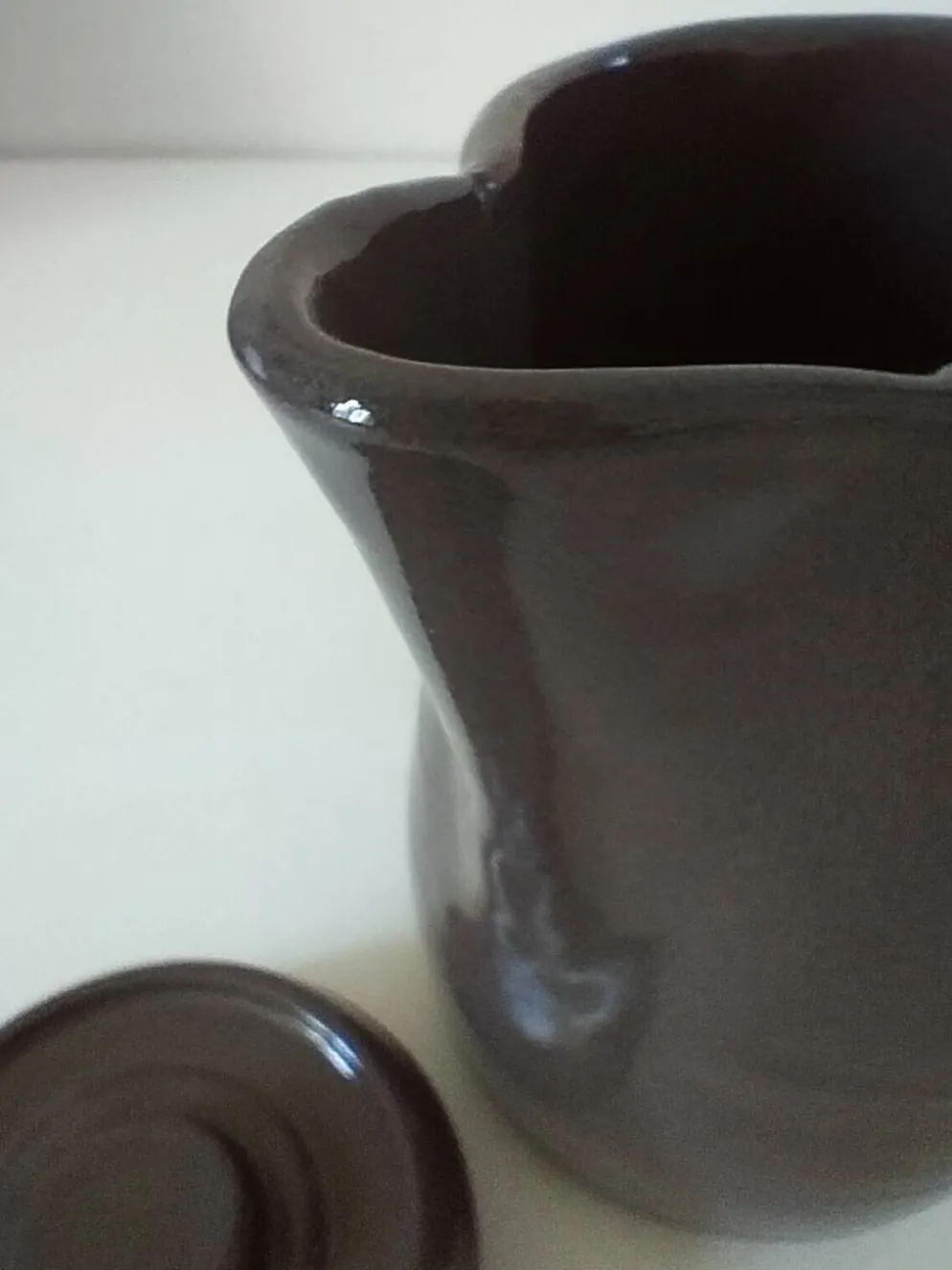 Duo verseuse et pot à lait en grès brun – céramique vintage