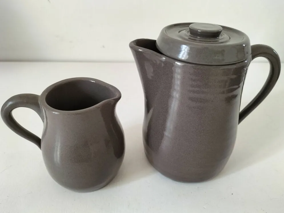 Duo verseuse et pot à lait en grès brun – céramique vintage