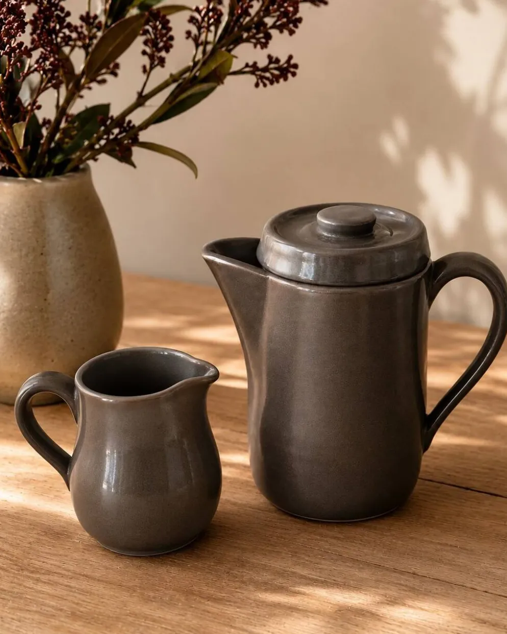 Duo verseuse et pot à lait en grès brun – céramique vintage