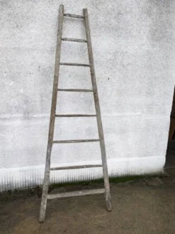 Echelle de peintre, porte serviettes