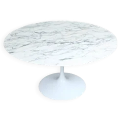 Eero Saarinen (1910-1961) pour Knoll International. Table modèle « Tulip » Arabescato, circa 1990-2000