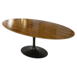 Eero saarinen (1910-1961) pour knoll international. table ovale modèle « tu