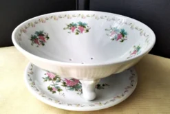 Egouttoir à fruits et son plat en porcelaine Pillivuyt