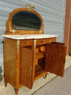 Elégant buffet à marqueterie de bois de rose