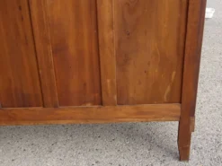 Elégant buffet à marqueterie de bois de rose