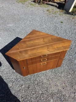 Encoignure scandinave en teck des années 60
