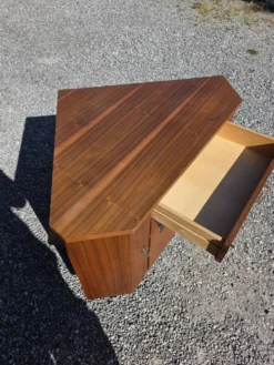 Encoignure scandinave en teck des années 60