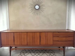 Enfilade basse en teck design scandinave