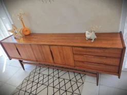 Enfilade basse en teck design scandinave