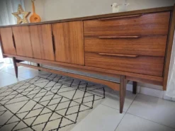 Enfilade basse en teck design scandinave