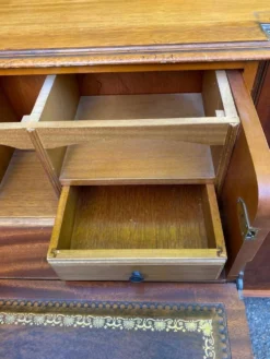 Enfilade / Buffet Secrétaire de Style Anglais — Ronce de Bois & Cuir