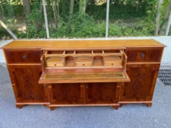 Enfilade / Buffet Secrétaire de Style Anglais — Ronce de Bois & Cuir