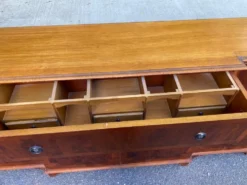 Enfilade / Buffet Secrétaire de Style Anglais — Ronce de Bois & Cuir