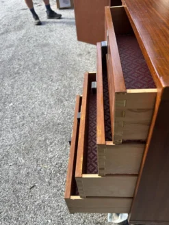 Enfilade / buffet vintage en bois – Esprit Mid-Century