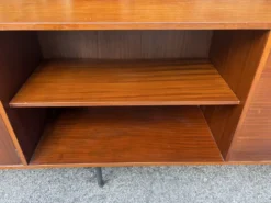 Enfilade / buffet vintage en bois – Esprit Mid-Century