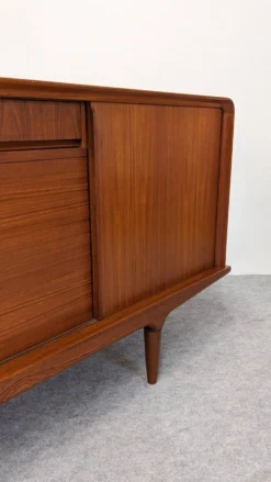 Enfilade en teck de Johannes Andersen pour Clausen & Son, Danemark 1960