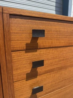 Enfilade en teck par Antoine Philippon et Jacqueline Lecoq