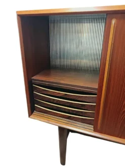 Enfilade en teck Svend åge Madsen, Danemark années 60
