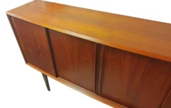 Enfilade en teck Svend åge Madsen, Danemark années 60