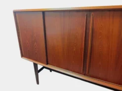 Enfilade en teck Svend åge Madsen, Danemark années 60