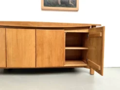 Enfilade galbée Maison Regain en orme massif, 1970