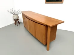 Enfilade galbée Maison Regain en orme massif, 1970