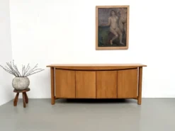 Enfilade galbée Maison Regain en orme massif, 1970