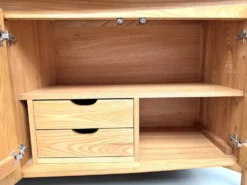 Enfilade galbée Maison Regain en orme massif, 1970