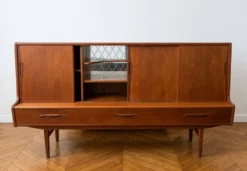 Enfilade / Highboard en teck par A. Jensen & Molholm pour Herning, Dan