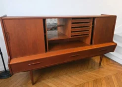 Enfilade / Highboard en teck par A. Jensen & Molholm pour Herning, Dan