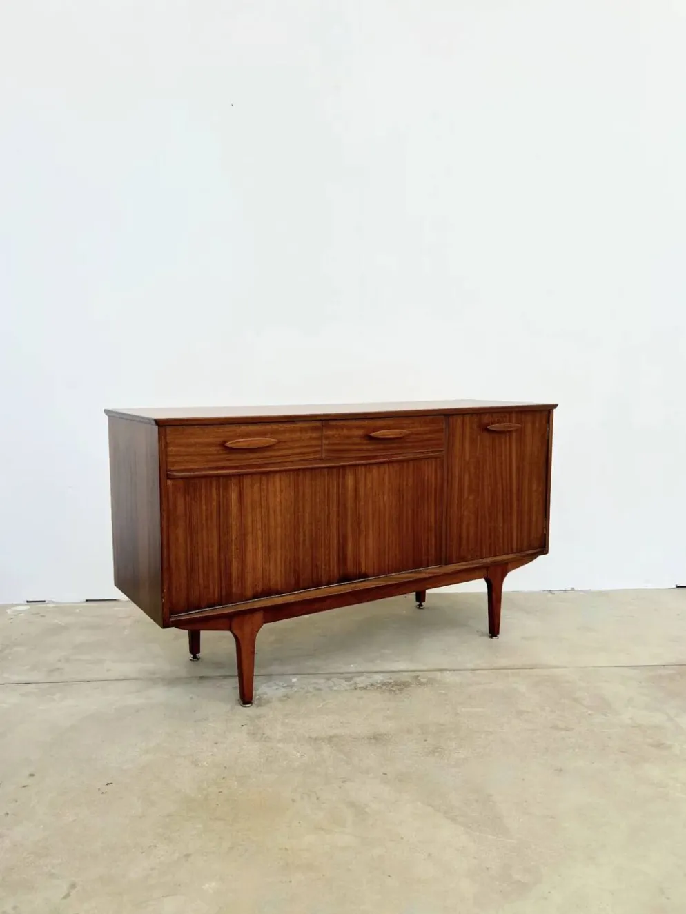 Enfilade Jentique en teck — 1 porte, 2 tiroirs & abattant bar, Angleterre années 50-60