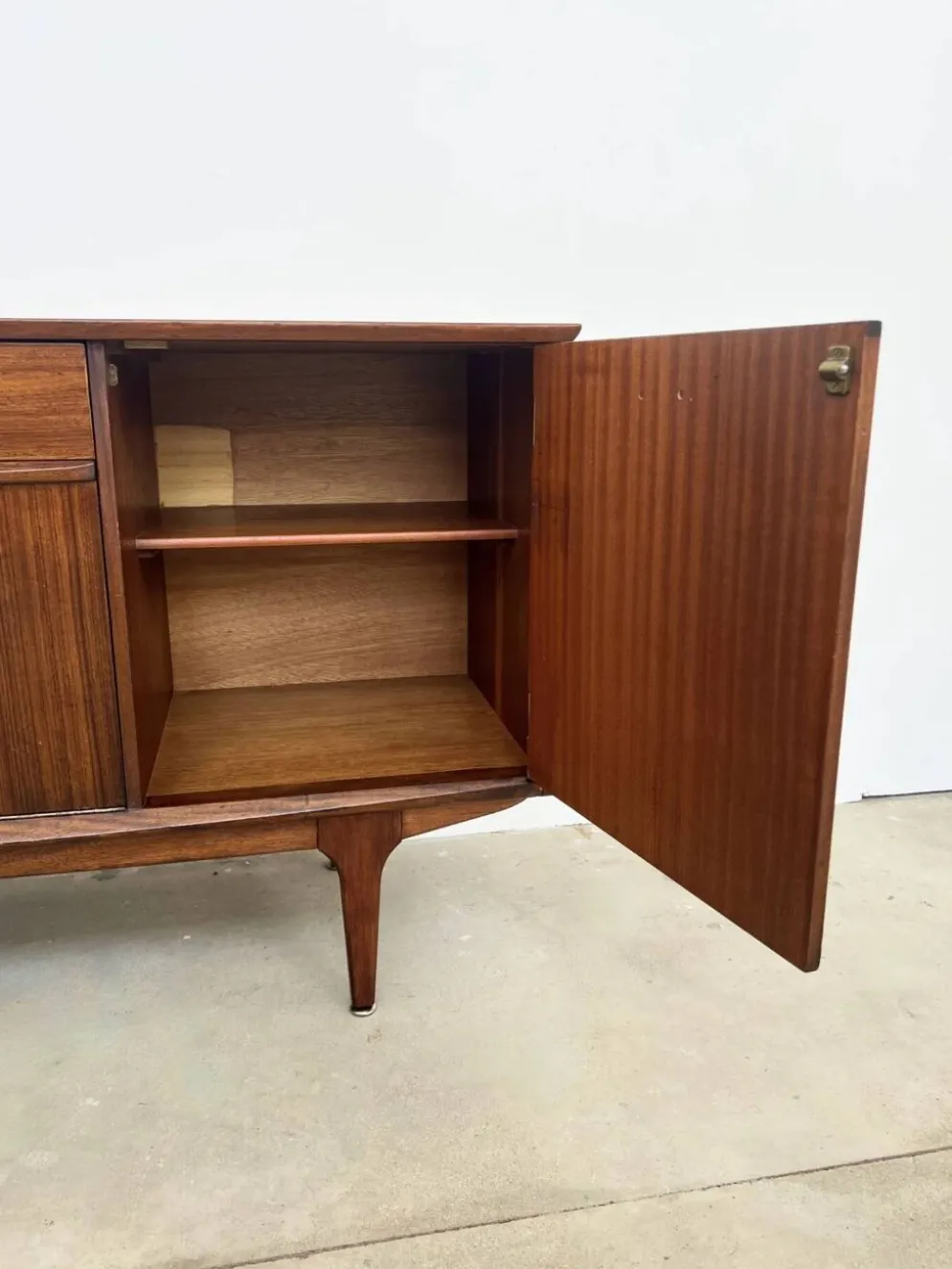 Enfilade Jentique en teck — 1 porte, 2 tiroirs & abattant bar, Angleterre années 50-60