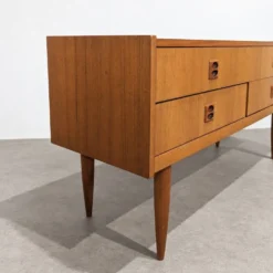 Enfilade mid-century en teck à quatre tiroirs