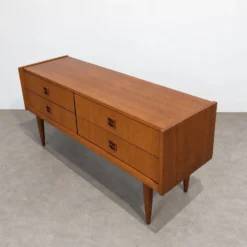 Enfilade mid-century en teck à quatre tiroirs