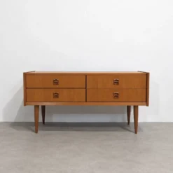 Enfilade mid-century en teck à quatre tiroirs