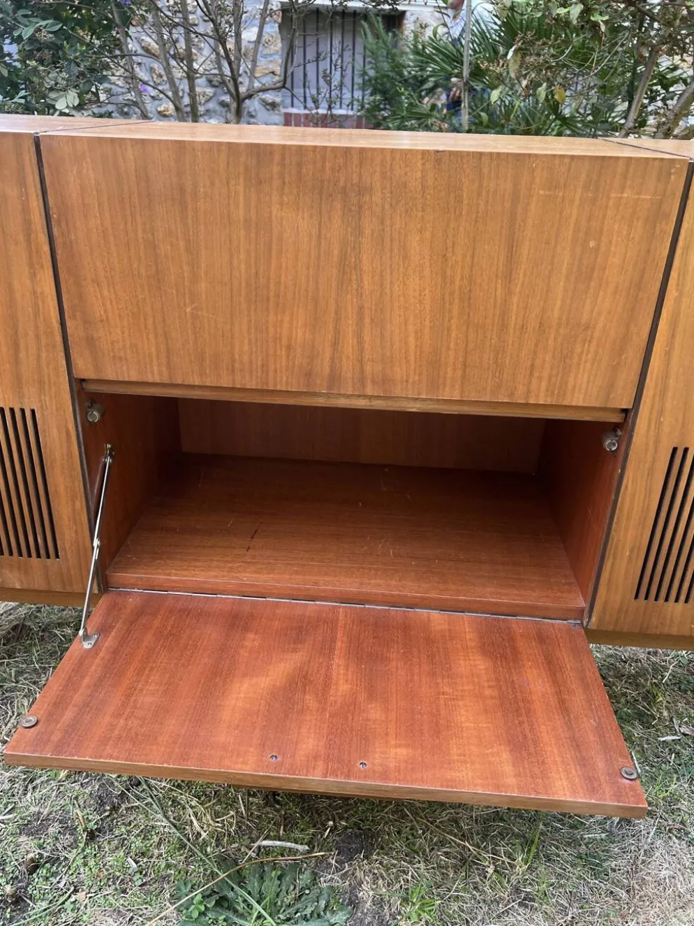 Enfilade mid-century tourne disque / meuble à vinyles