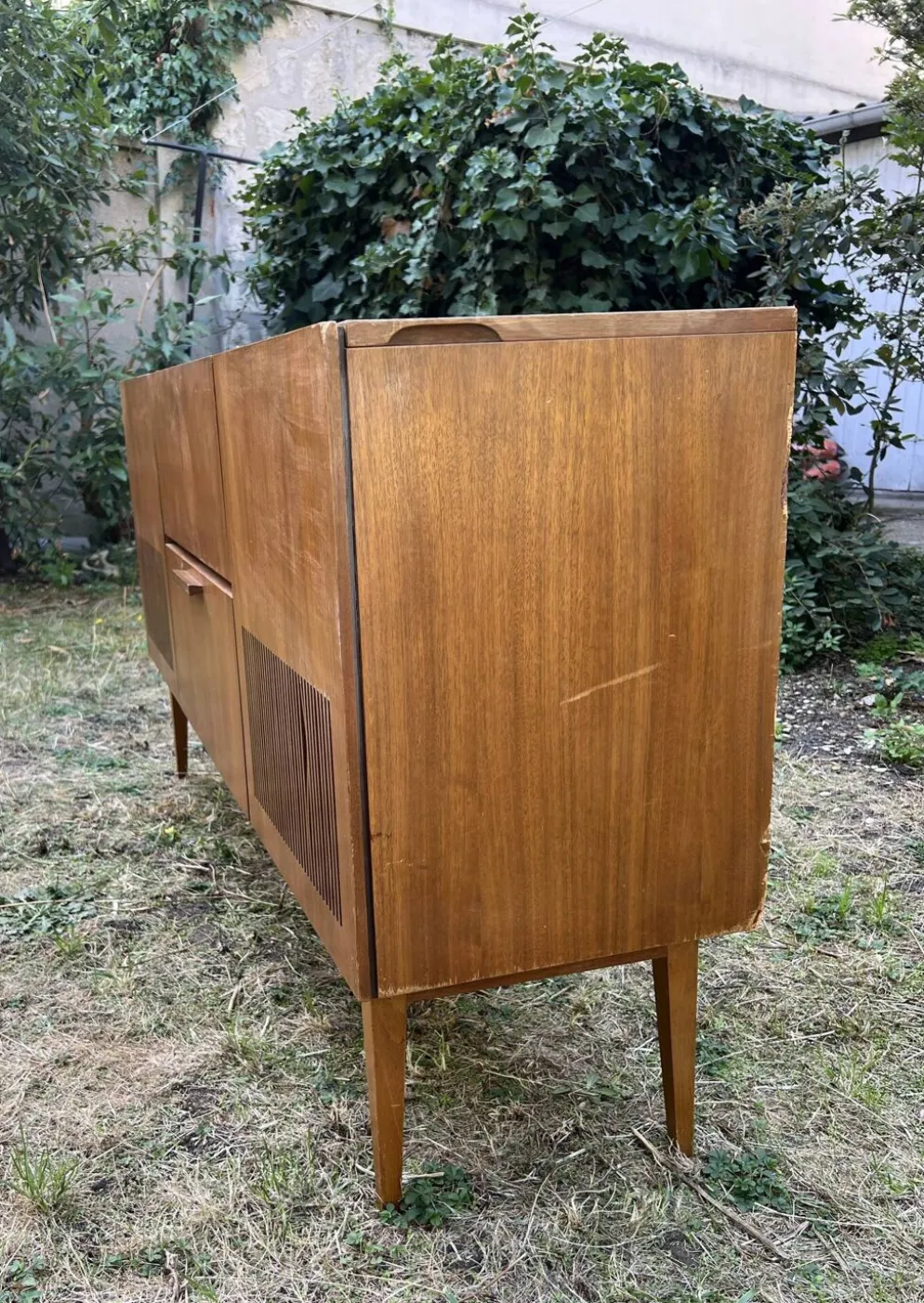 Enfilade mid-century tourne disque / meuble à vinyles