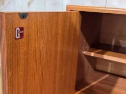 Enfilade 4 portes anglaise de la marque GPlan en teck des années 1970