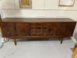Enfilade scandinave en palissandre de rio circa 1960 230 cm