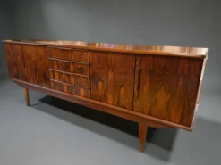 Enfilade scandinave en palissandre de rio circa 1960 230 cm