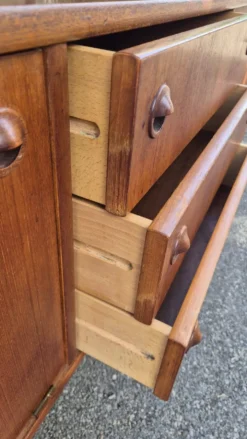 Enfilade scandinave en teck. 1950