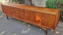 Enfilade scandinave en teck. 1950